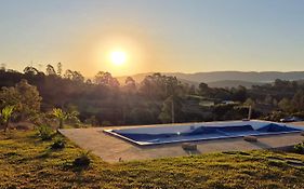 Sítio Âmbar - Piscina, Wi-fi e lago de pesca !